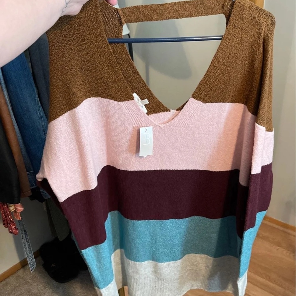 Maurices sweater